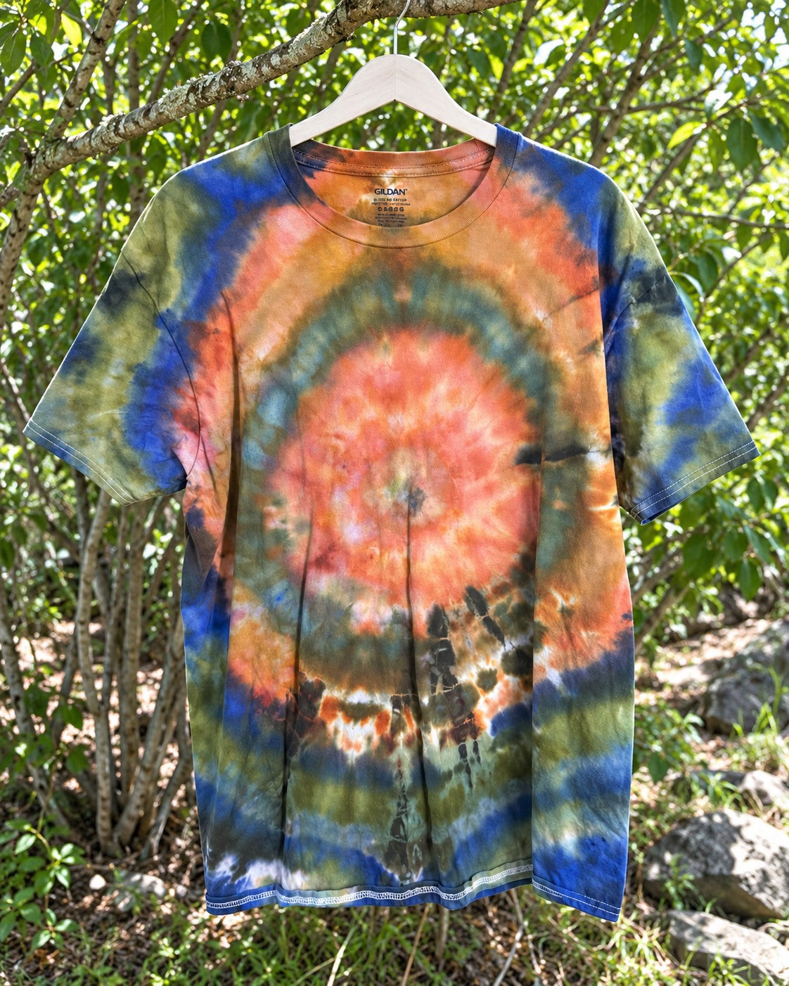 One-of-a-kind rust olive navy cream concentric Gildan T-shirt